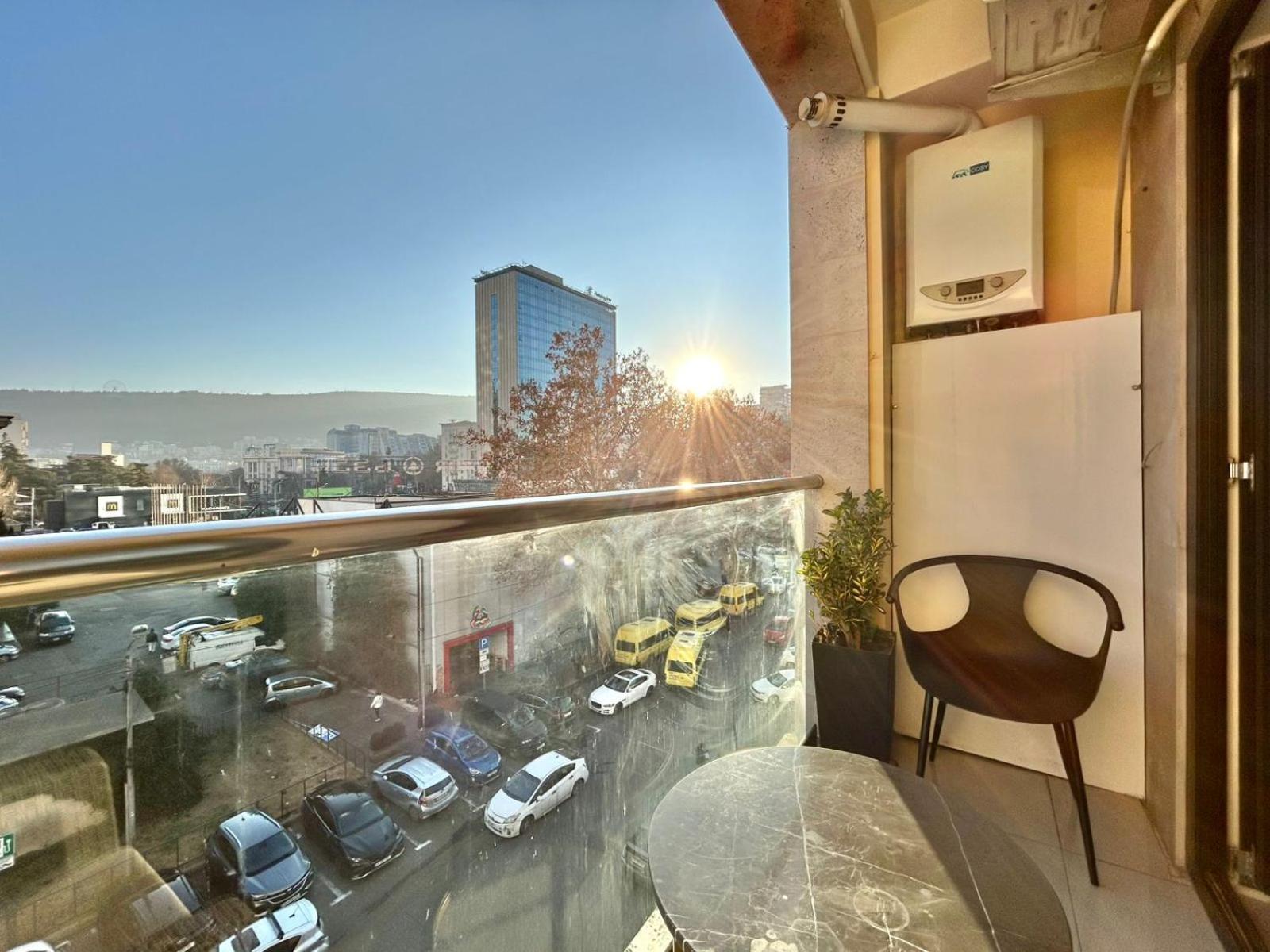 טביליסי City Center - Next To Holiday Inn -2Br Apartment מראה חיצוני תמונה